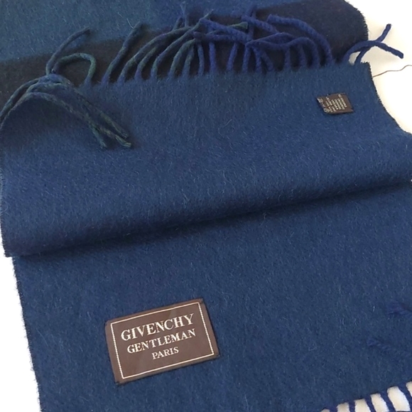 Givenchy cashmere scarf - Picture 8 of 13